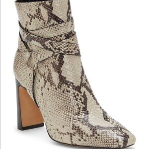 Vince Camuto Sestina bootie